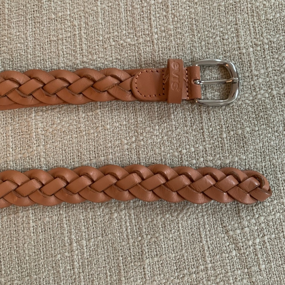 Levi's Women’s 100% Leather Braided Belt